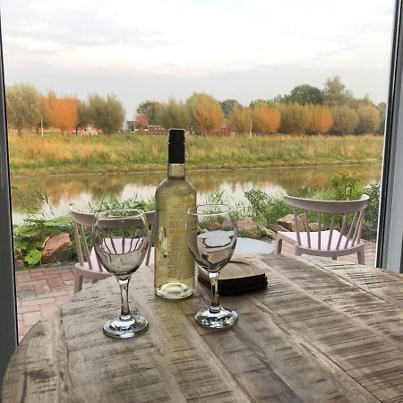 B&B Snurk Stiens, Fijn Verblijf Aan Open Vaarwater 외부 사진