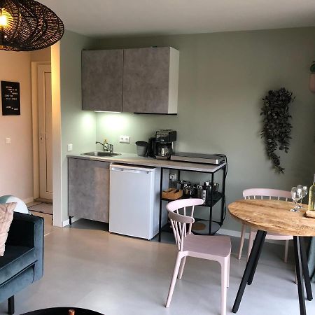 B&B Snurk Stiens, Fijn Verblijf Aan Open Vaarwater 외부 사진
