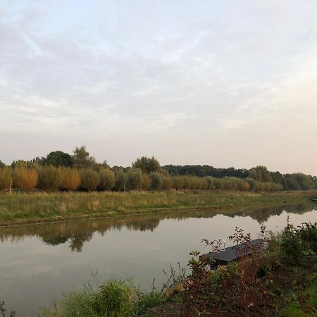 B&B Snurk Stiens, Fijn Verblijf Aan Open Vaarwater 외부 사진