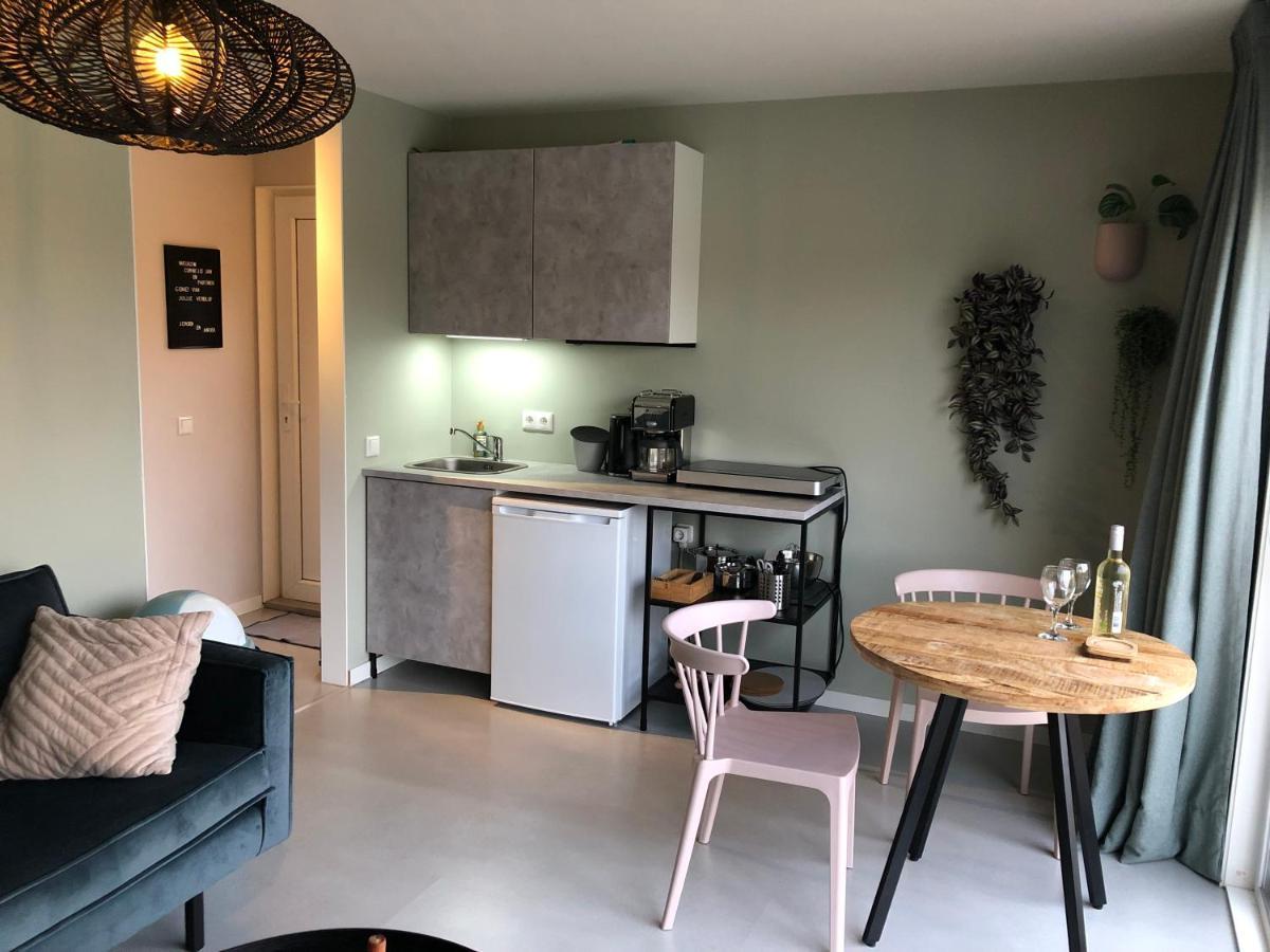 B&B Snurk Stiens, Fijn Verblijf Aan Open Vaarwater 외부 사진
