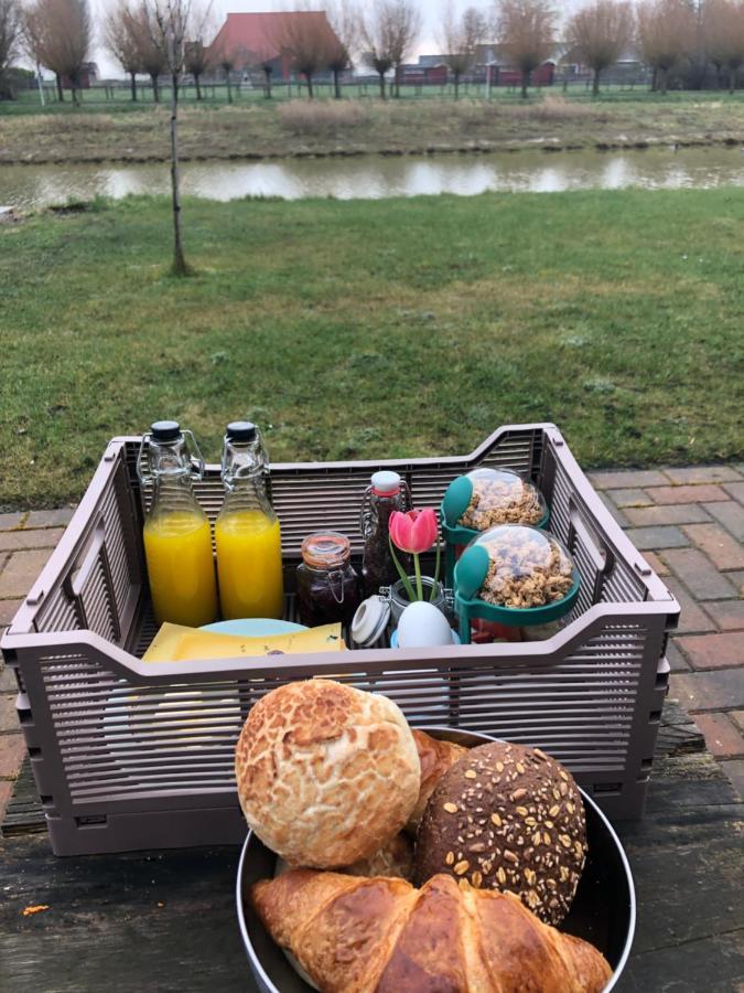 B&B Snurk Stiens, Fijn Verblijf Aan Open Vaarwater 외부 사진
